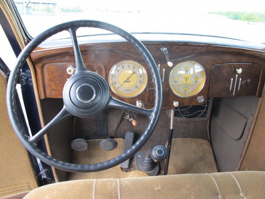  Chrysler CZ Airstream Eight 4-Door Sedan 1935 года  (фото 4 из 9)